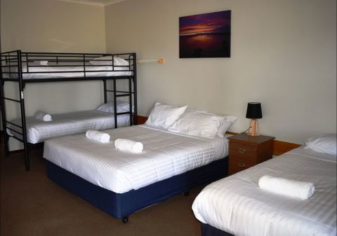 Port Albert Motel - Queensland Tourism 6