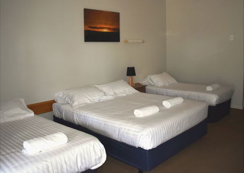 Port Albert Motel - Queensland Tourism 7