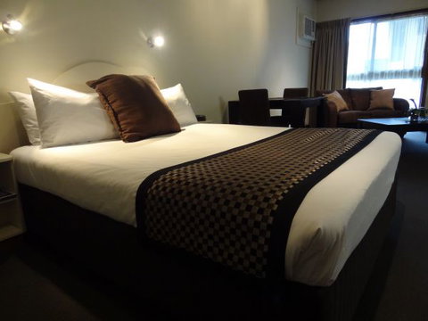 Quality Inn Presidential Motel - Queensland Tourism 0