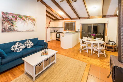 Skillogalee Cottages - QLD Tourism 2
