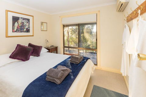 Skillogalee Cottages - QLD Tourism 6