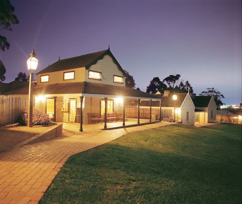 Sovereign Hill Hotel - QLD Tourism 0