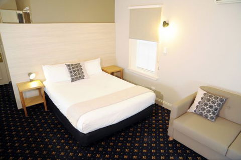 Sovereign Hill Hotel - QLD Tourism 2