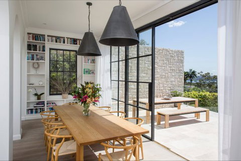 Spanish Manor - Queensland Tourism 2