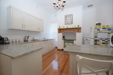 The Provincial Bed & Breakfast - Queensland Tourism 1