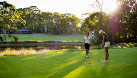 The Stirling Golf Club Motels - QLD Tourism 1