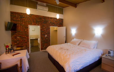 The Stirling Golf Club Motels - QLD Tourism 3