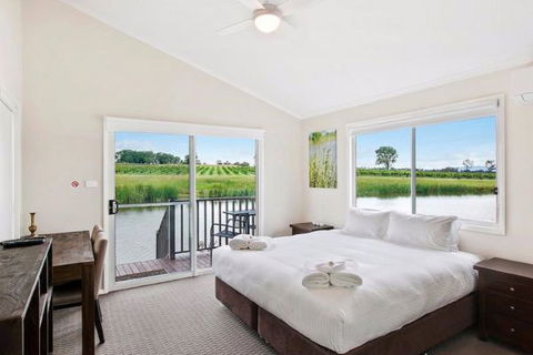 The Lakehouse At 201 - QLD Tourism 0