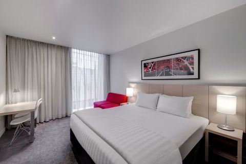 Travelodge Hotel Melbourne Docklands - Queensland Tourism 1