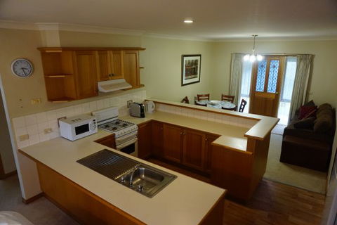 Abrigo Apartment - Queensland Tourism 3