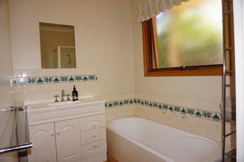 Abrigo Apartment - Queensland Tourism 5