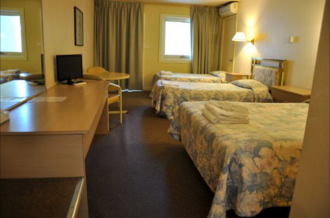 Alpine Inn - QLD Tourism 3