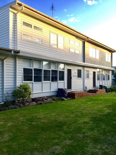 Alice's Palace Ocean Grove - Queensland Tourism 4