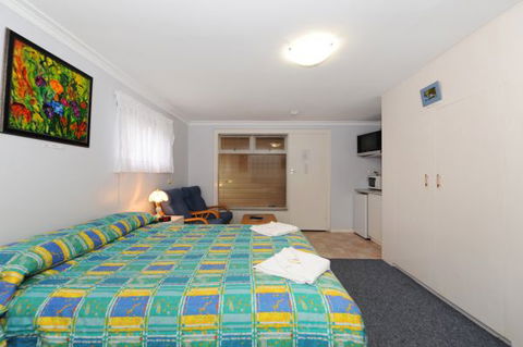 Albany View Street Lodge Bed And Breakfast And Art Studio - QLD Tourism 2