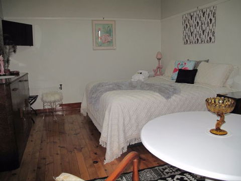 B&B Wodonga - Art Deco Accommodation - QLD Tourism 2