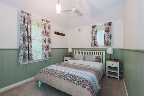 Bendigo Cottages Bed And Breakfast - QLD Tourism 5