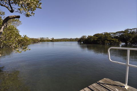 Bluedock Apartments - Queensland Tourism 2