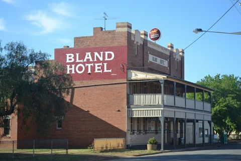 Bland Hotel - QLD Tourism 0