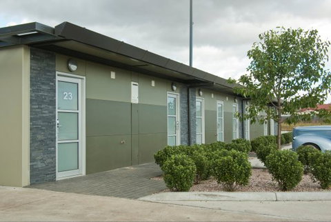 Brighton Hotel Motel - QLD Tourism 3