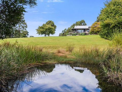 Cape Cottages - Queensland Tourism 0