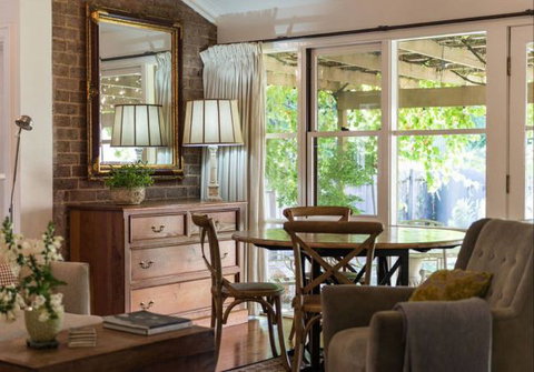 Cadogan Central Luxury - QLD Tourism 4