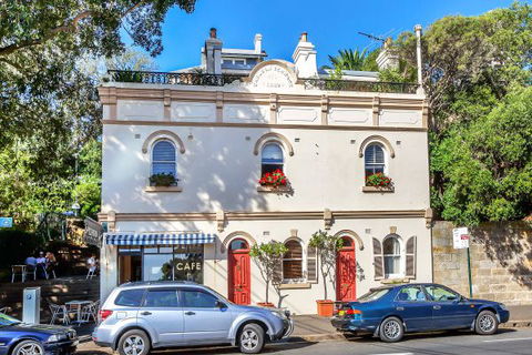 Carlson Terrace - Queensland Tourism 0