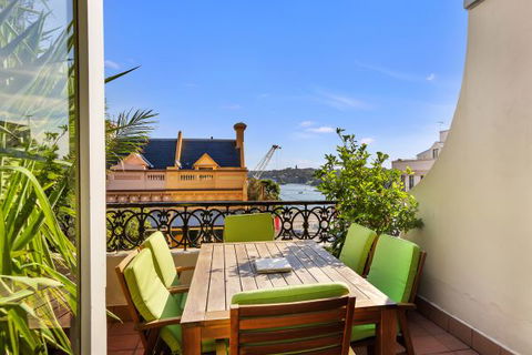 Carlson Terrace - Queensland Tourism 1