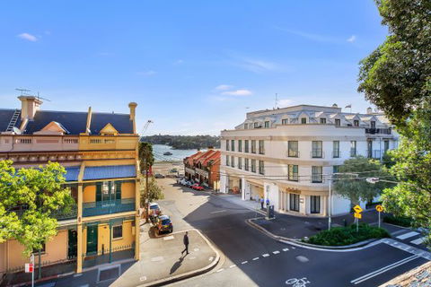 Carlson Terrace - Queensland Tourism 2