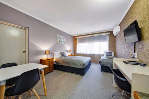 Central Deborah Motel - QLD Tourism 2