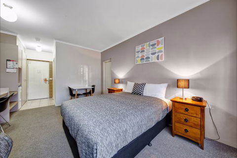 Central Deborah Motel - QLD Tourism 3