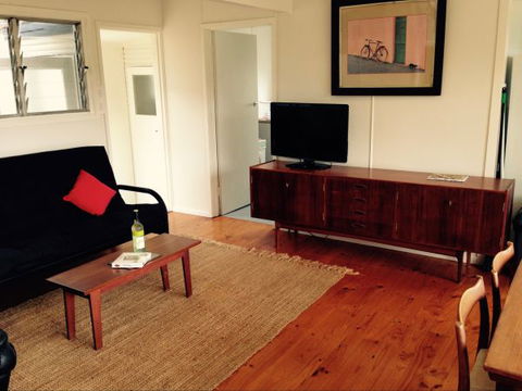 Cosy Seaside Cottage - Queensland Tourism 3