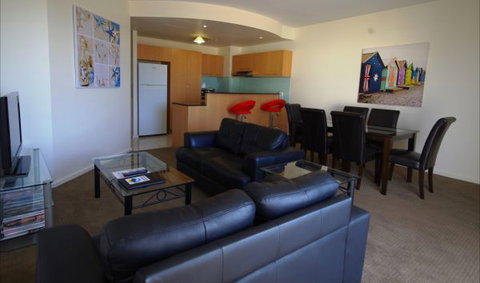 Ensenada Motor Inn And Suites - QLD Tourism 6