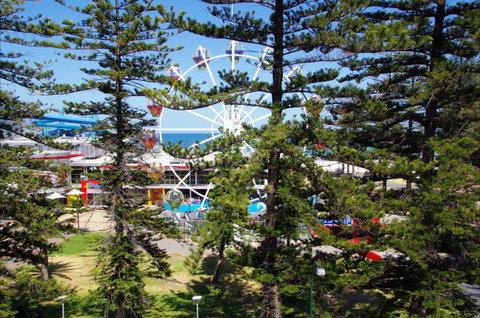 Ensenada Motor Inn And Suites - QLD Tourism 8