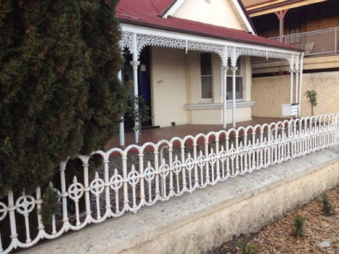 Heggaton ArtHouse Apartments - QLD Tourism 0