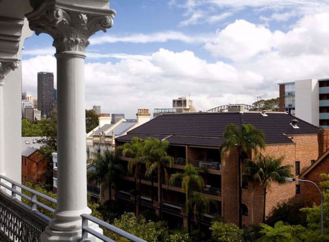Hotel Challis - QLD Tourism 8