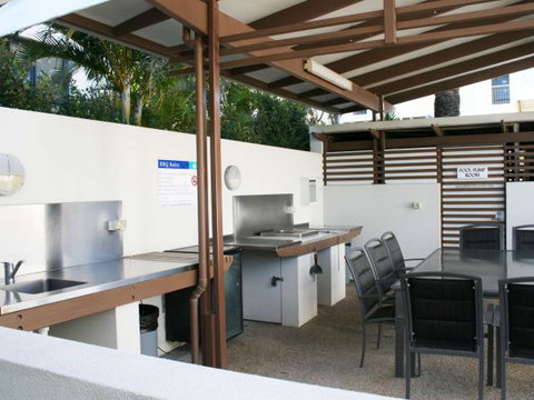 Indigo Blue Beachfront Holiday Apartments - QLD Tourism 6
