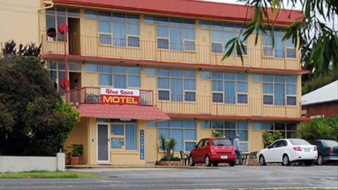 Blue Seas Motel - QLD Tourism 1