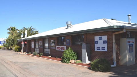 Roundhouse Motel - QLD Tourism 0
