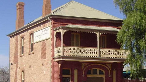 Savings Bank Of South Australia - Old Quorn Branch - QLD Tourism 3