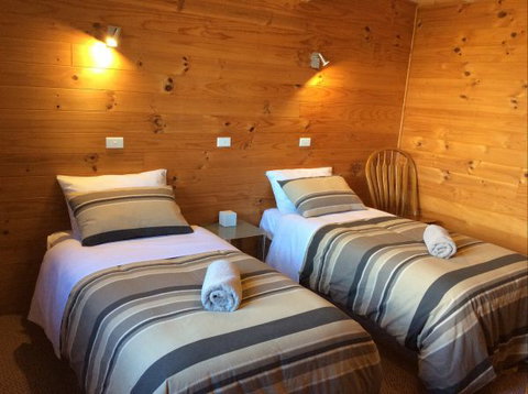 Mole Creek Cabins - QLD Tourism 6