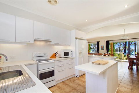 Orion Beach House - Jervis Bay - QLD Tourism 6