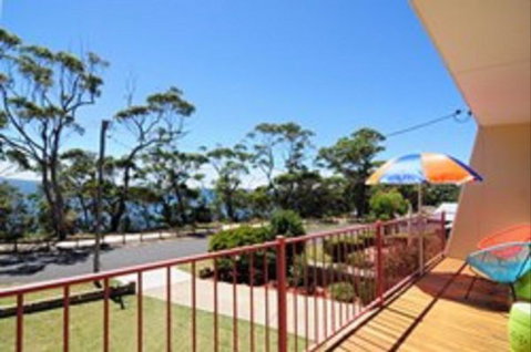 Retro Sands Beach House - QLD Tourism 0