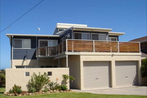 Rennies Beach Escape - QLD Tourism 0