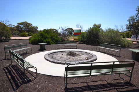 Riverbush Cottages - QLD Tourism 7