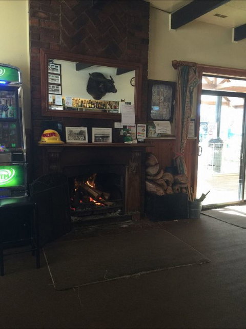 Royal Hotel Snake Valley - QLD Tourism 2