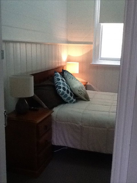 Royal Hotel Snake Valley - QLD Tourism 4