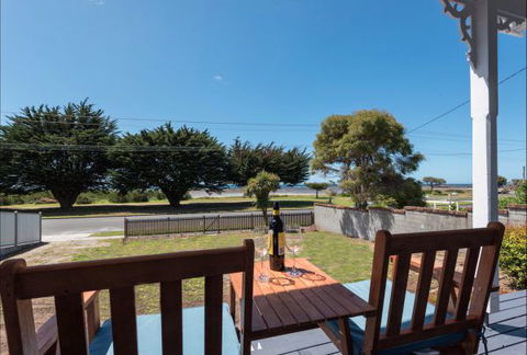 Rosie's House At Wynyard - Queensland Tourism 8