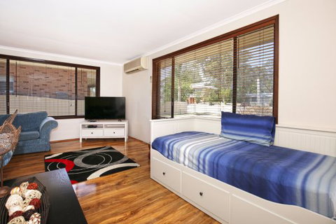Sandy Toes Beach House - QLD Tourism 0