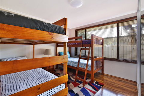 Sandy Toes Beach House - QLD Tourism 3