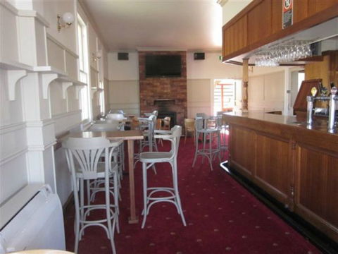 Settlers Arms Hotel - Queensland Tourism 1